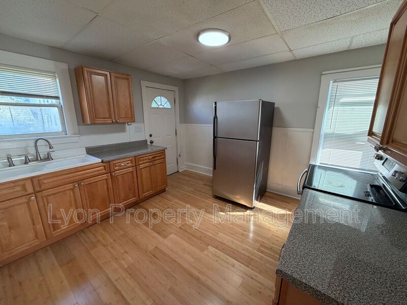 Brockton Condo: 14-16 Oakland Place