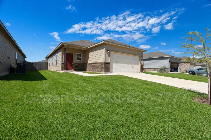 Elmendorf House: 14635 Hackamore Way