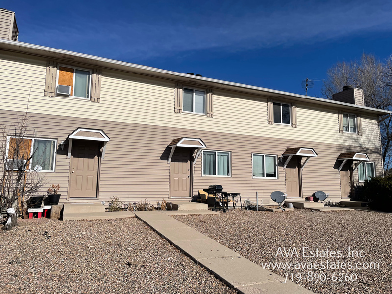 Colorado Springs House: 6697 Pahokee Ct