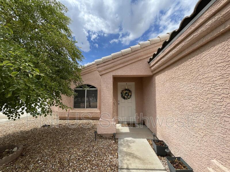 Bullhead City House: 2317 Acoma Pl