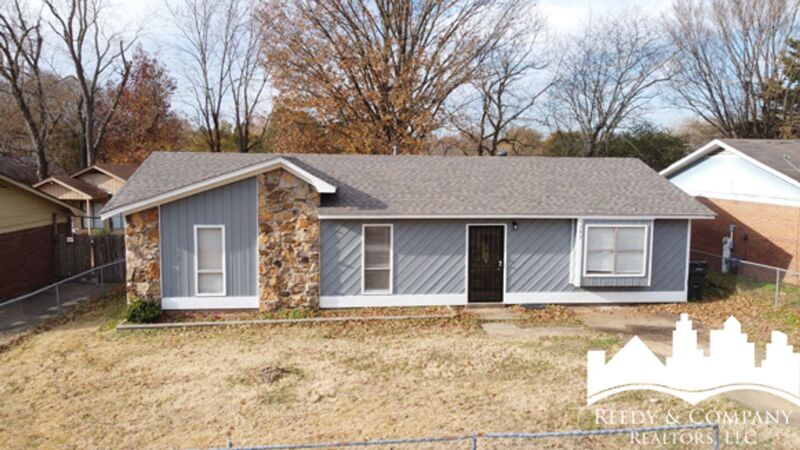 Memphis House: 5343 Cedar Bluff Dr