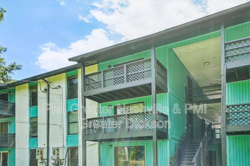 Dickson Condo: 405 Spring Street