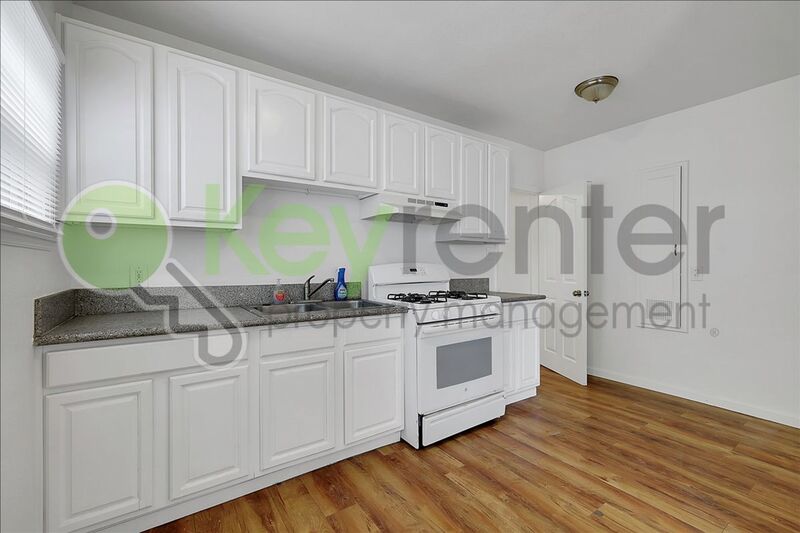 Sacramento House: 3102 1st Ave