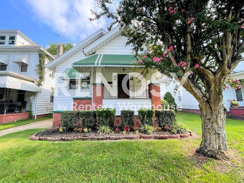 Norfolk House: 210 Hardy Avenue