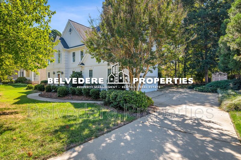 Greensboro House: 1403 Regents Park Ln