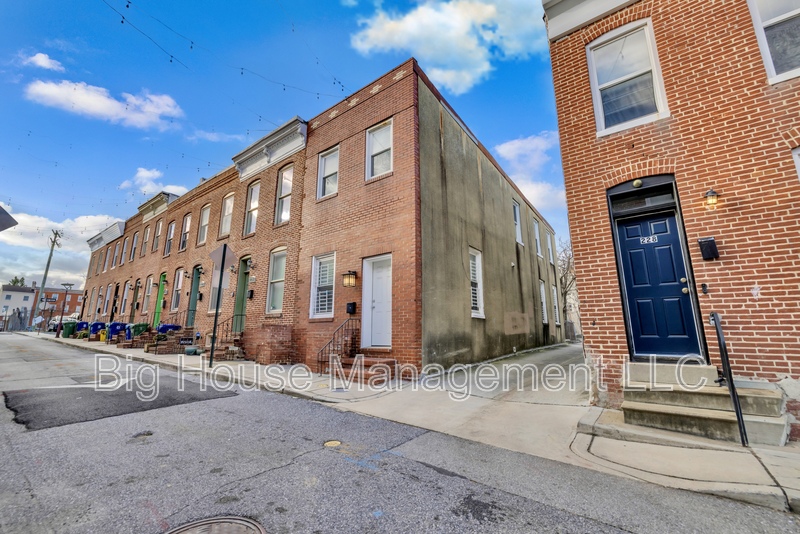 Baltimore Townhome: 226 N Madeira St