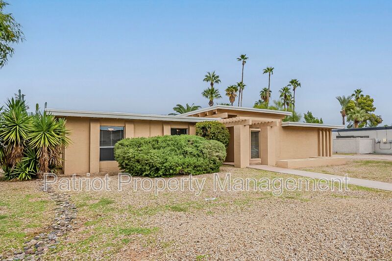 Scottsdale House: 5622 E Voltaire Ave