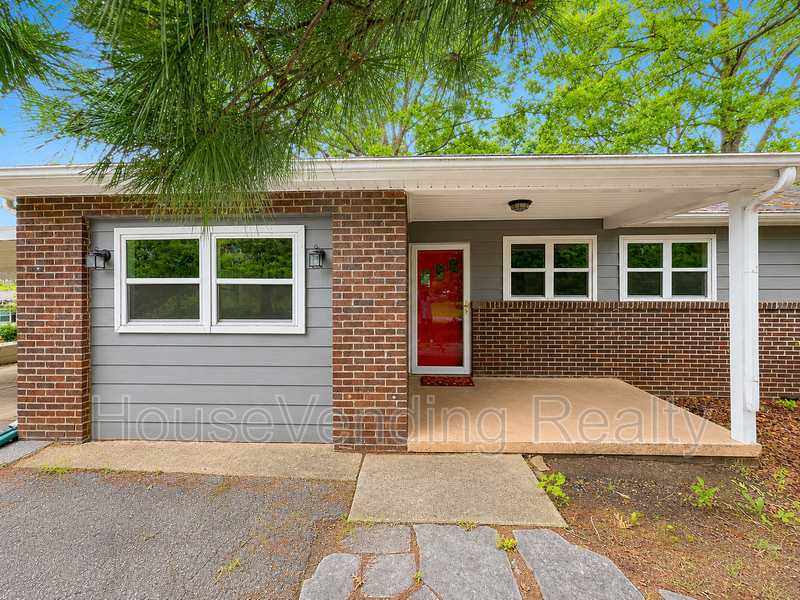 Maryville House: 619 Tarpley Street