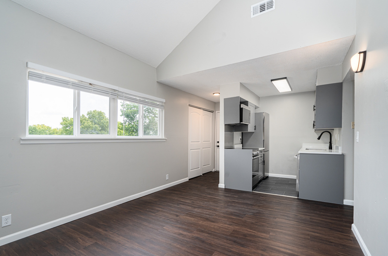 Lawrence Condo: 413 W 14th St - 9