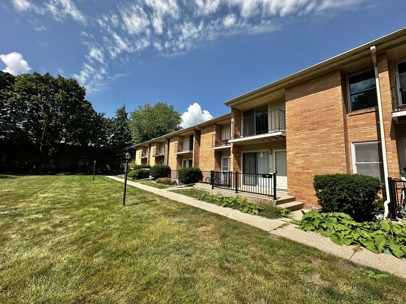 Oshkosh Condo: 725 W 9th Ave