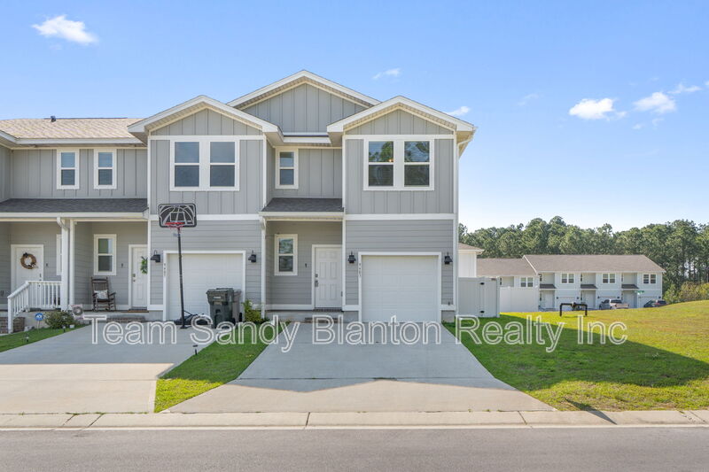 Penscola House: 9483 Nature Creek Circle