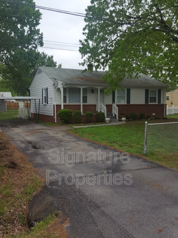 North Chesterfield House: 5707 Upp St