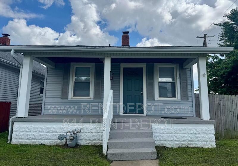 Evansville House: 32 W. Tennessee St.