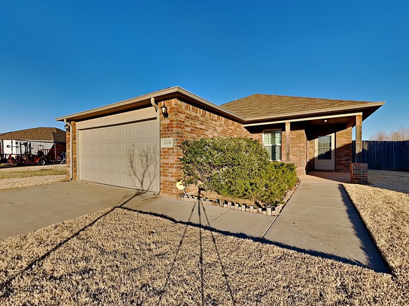 Piedmont House: 13108 Bridgewater Ct