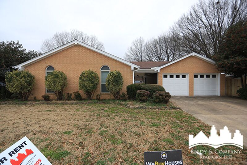 Bartlett House: 3132 Rosebay Ln