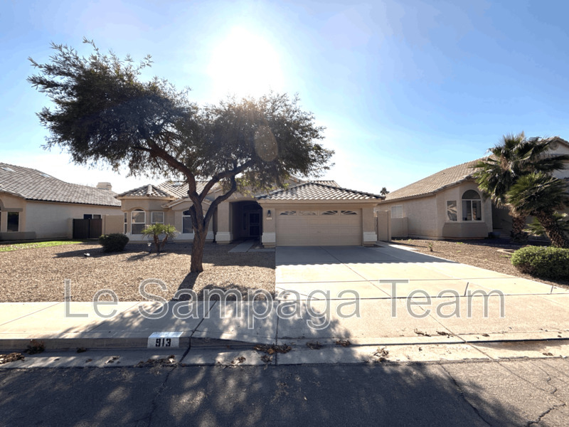 Gilbert House: 913 W Horseshoe Ave