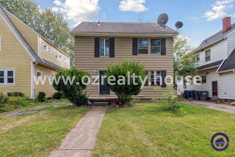 Toledo House: 447 Sunset