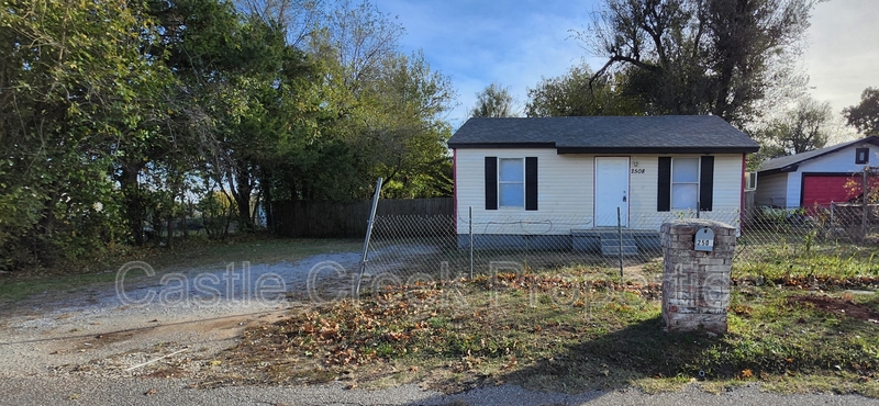Oklahoma City House: 2508 Southeast 12th Street