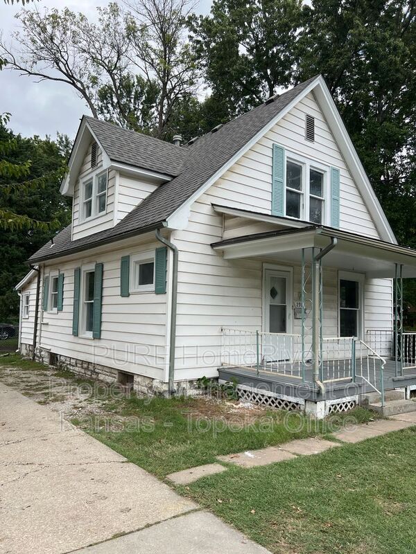 Topeka House: 2910 SW 17th Street