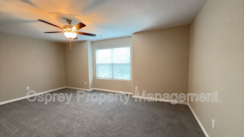 Spacious 4-Bedroom Norfolk Home with 2-Car Garage & Flexible Bonus Space - Photo 25