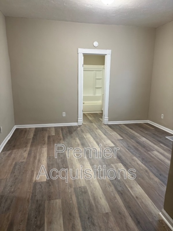 Alton Condo: 904 Washington Ave