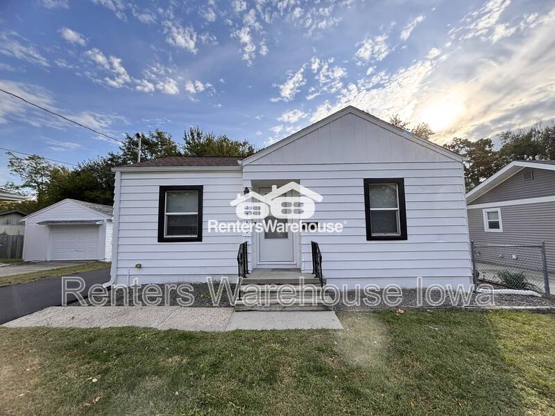 Des Moines House: 3711 37th St