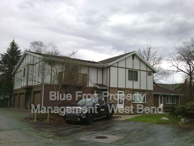 Cedarburg Condo: N18 W5317 Pierce Ct.