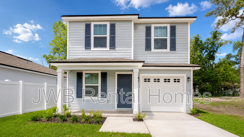 Jacksonville House: 4296 Gilbert St