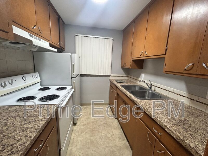 Lincoln House: 1731 D Street -4