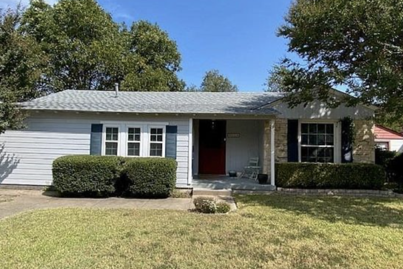 Fort Worth House: 3412 Brady Avenue