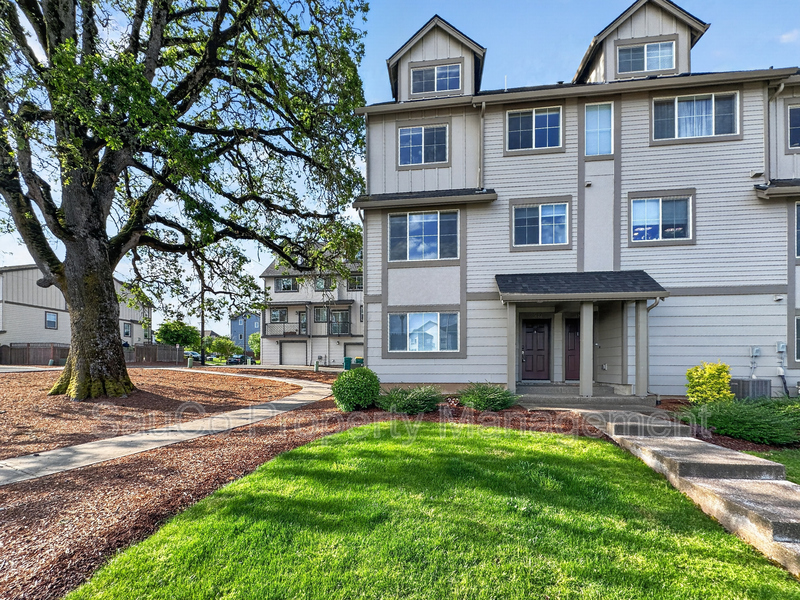 Tigard House: 17022 Southwest Lemongrass Lane
