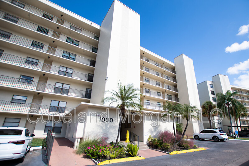 Clearwater Condo: 1000 Cove Cay Drive - 2F