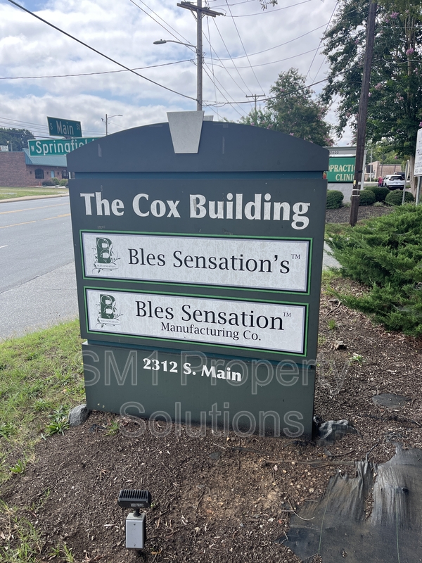 Archdale House: 2312 South Main Street - 101