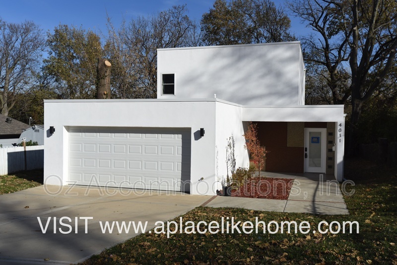 Kansas City House: 4011 S Minnie St