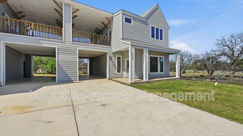 New Braunfels Condo: 895 E Mather St