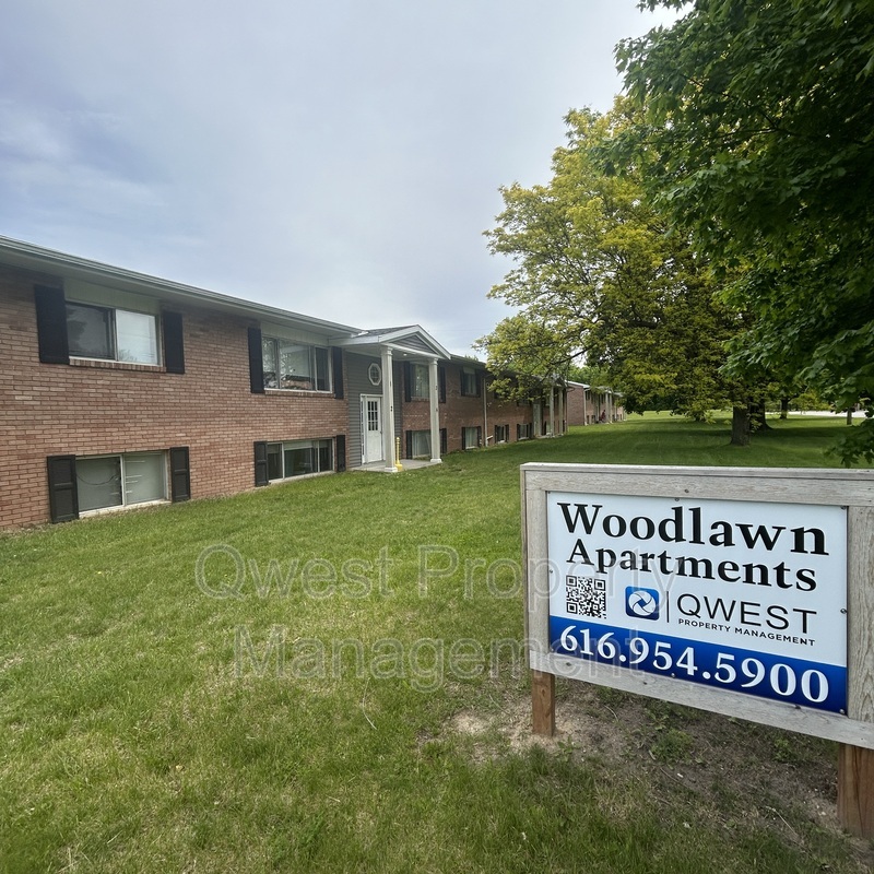 Hastings Condo: 409 E Woodlawn Ave