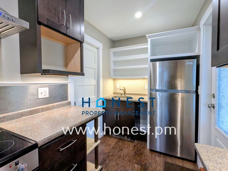 Hallowell Condo: 18 Warren Street