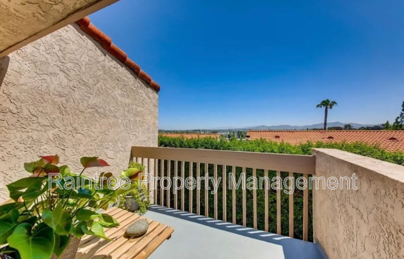 Vista Townhome: 671 Ascot Dr