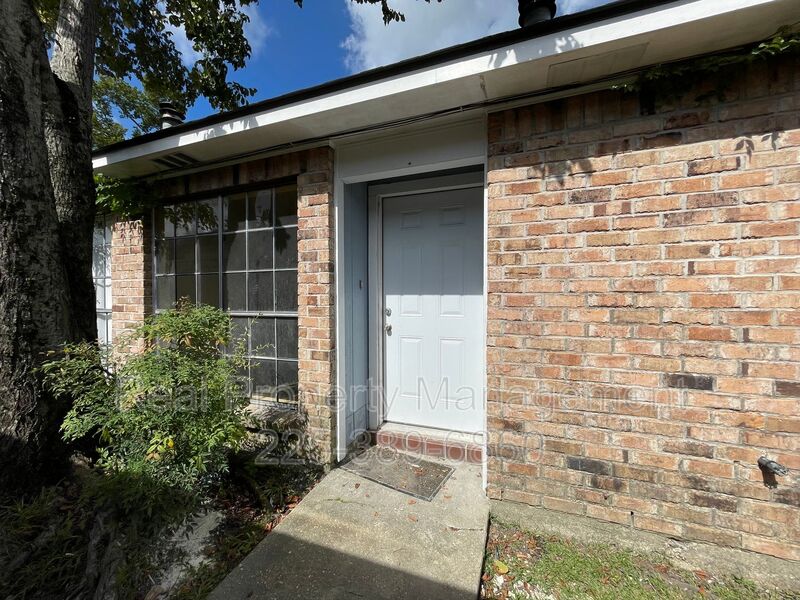 Baton Rouge Condo: 10642 Stanley Aubin Ln