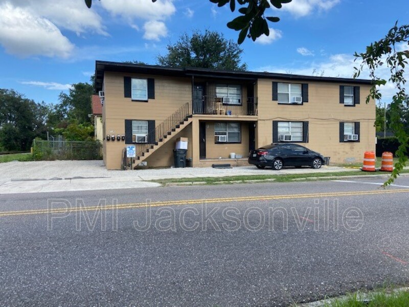 Request a Viewing for 2719 Fairfax St, Unit 3 Tenant Turner