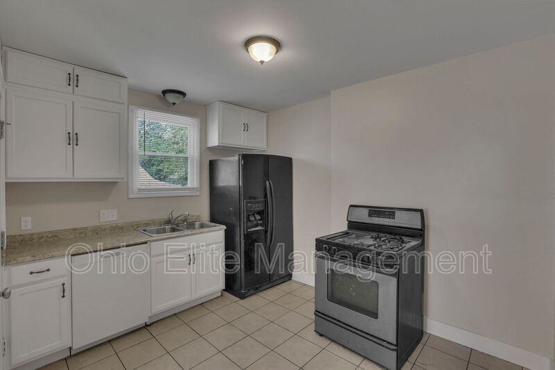 Columbus House: 43 N Chase Ave