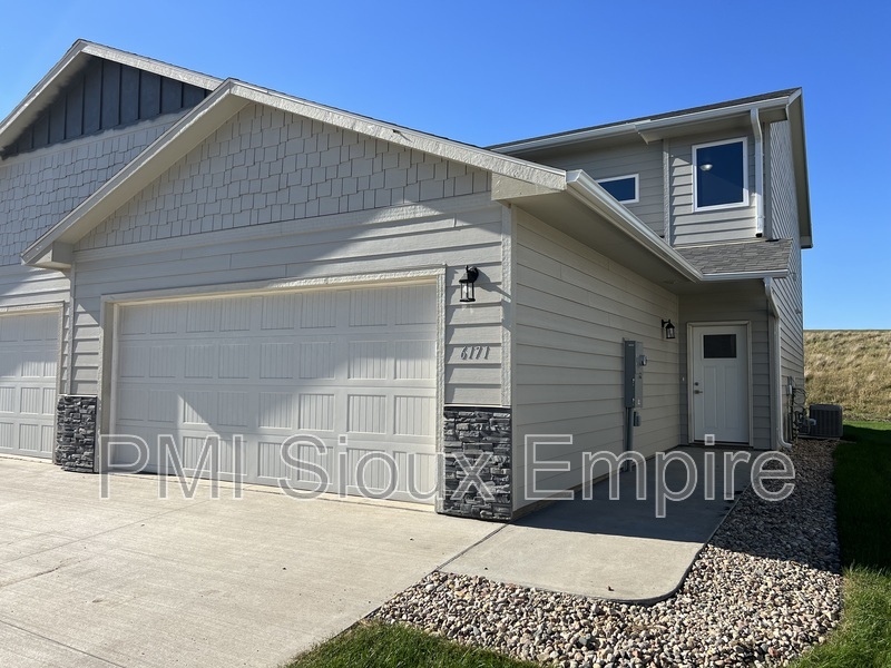 Sioux Falls Townhome: 6171 S Alki Place