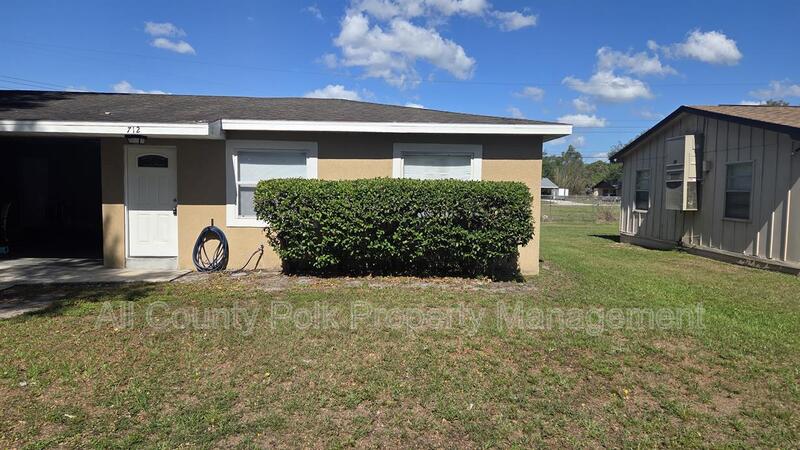 Lakeland Condo: 712 Bryon Ct.