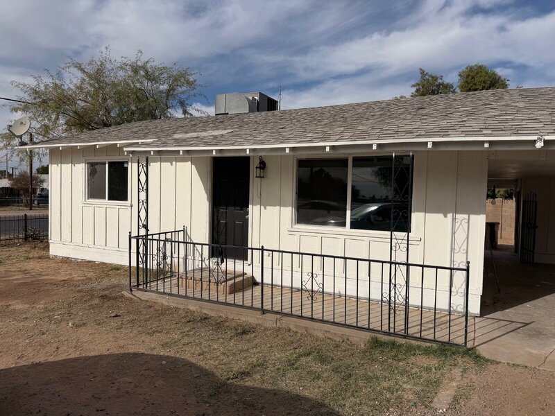 Coolidge House: 390 West Lindbergh Avenue