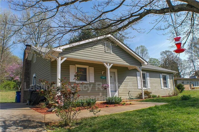Winston-Salem House: 4749 Eastwin Drive