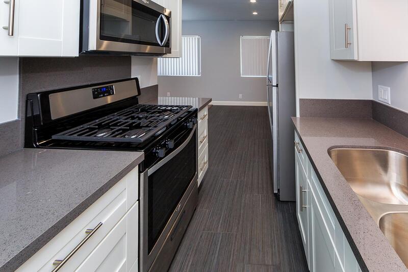 Glendale Condo: 905 E Garfield Ave #2