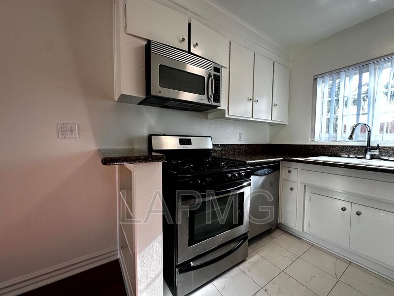 West Hollywood Condo: 8130 Norton Ave.