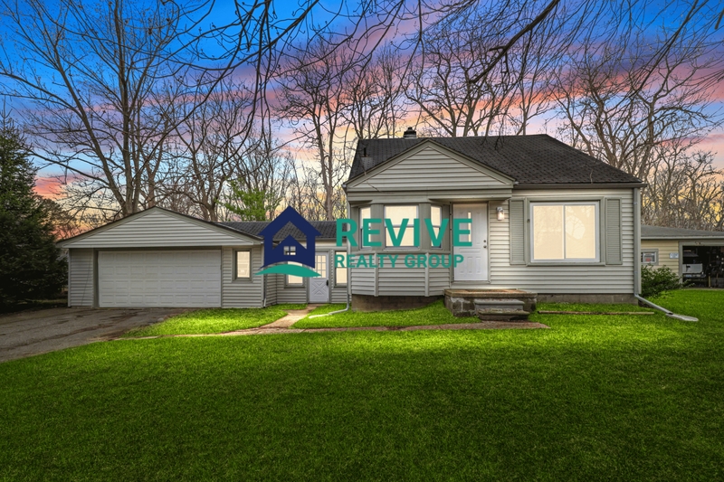 Waterford House: 131 Doremus Avenue