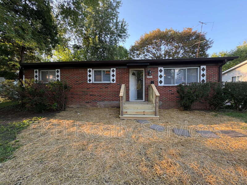 Indianapolis House: 8138 East 34th Street