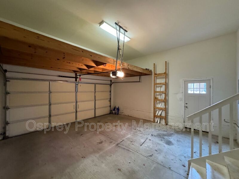 Beautiful 3 Bedroom Single Family Home near Chics Beach!!! - Photo 13